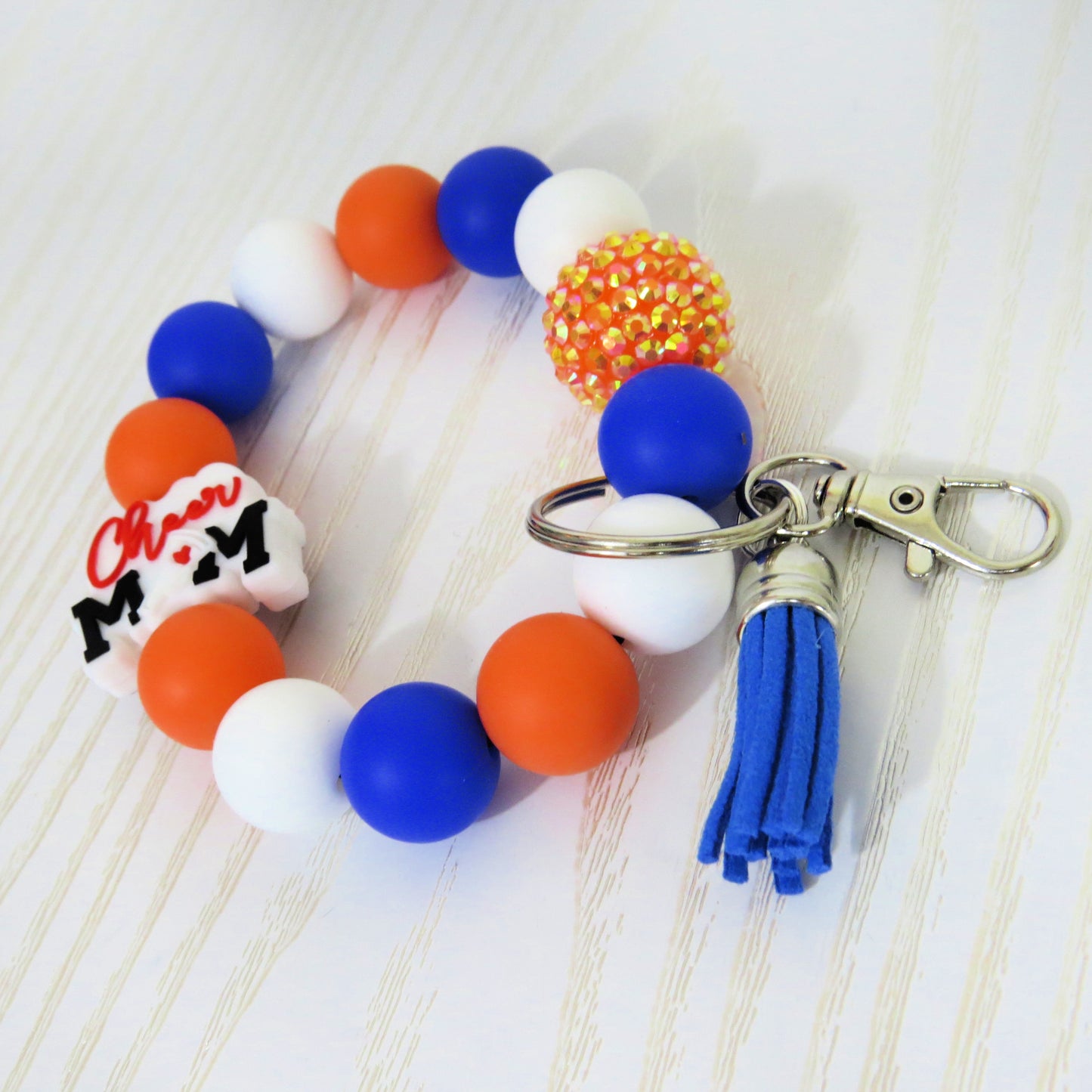 personalized-cheer-mom-wristlet-bracelet-handmade-silicone-beads-team-color-keychain-with-tassel-cheerleader-gift-accessory