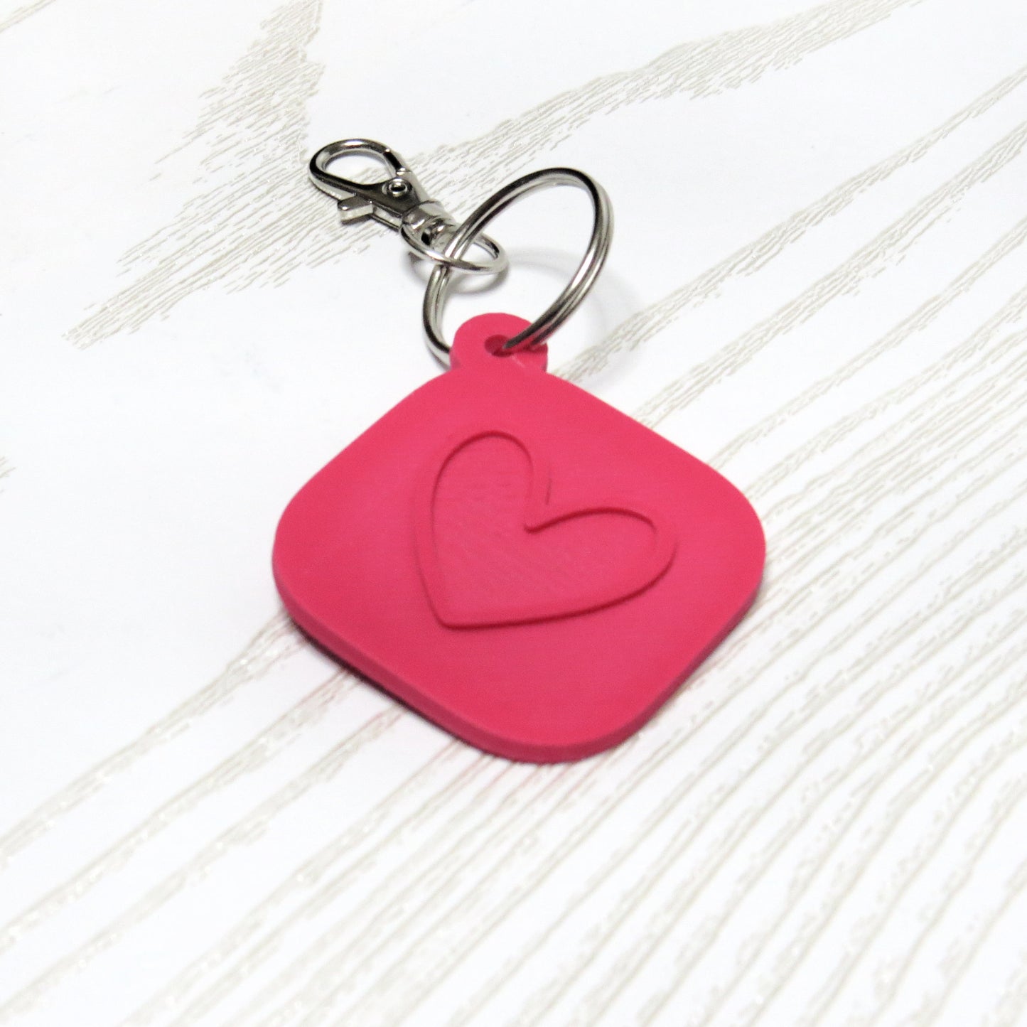 Heart NFC Keychain Tag - Smart Tap Digital Sharing Keychain - in-use lifestyle photo