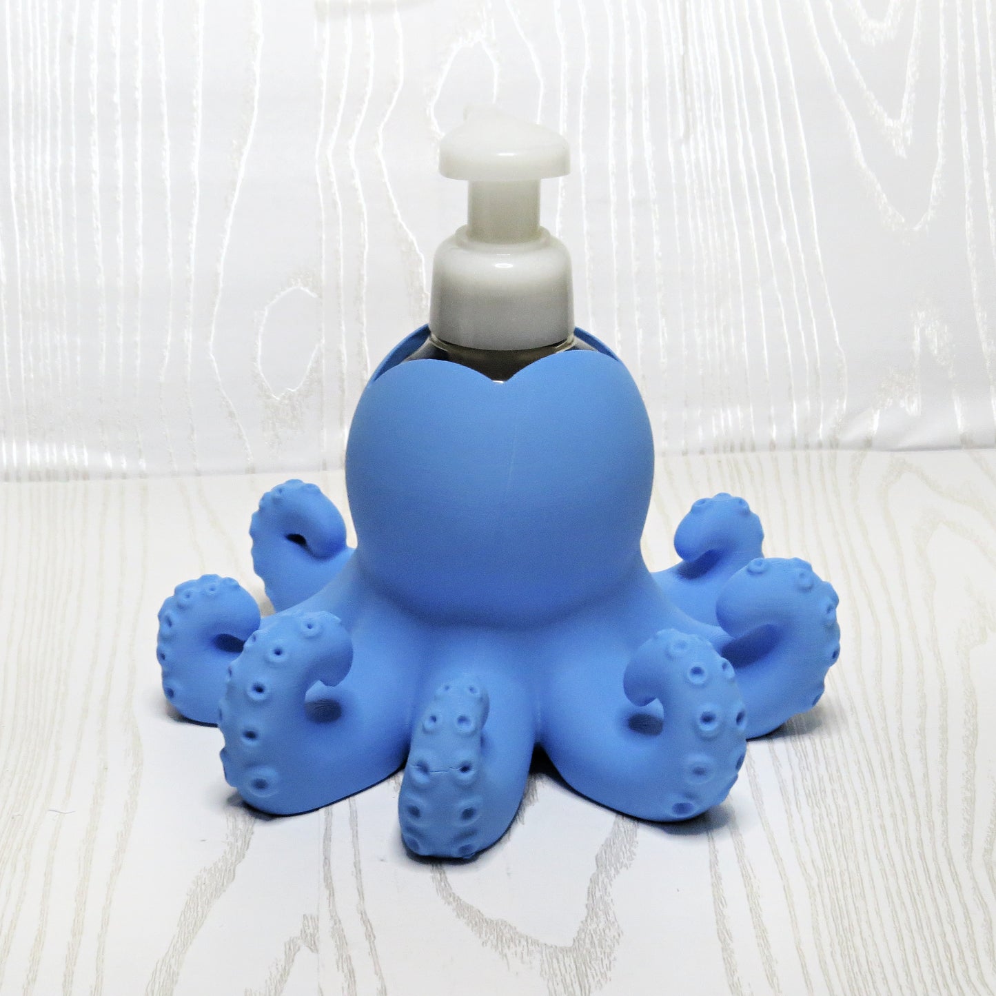 Octopus Foaming Soap Bottle Holder – Cute 3D Printed Blue Octopus with Curled Tentacles – Bath and Body Works Foaming Soap Dispenser Stand – Ocean Coastal Bathroom Kitchen Counter Decor – Octopus Lover Beach Gift