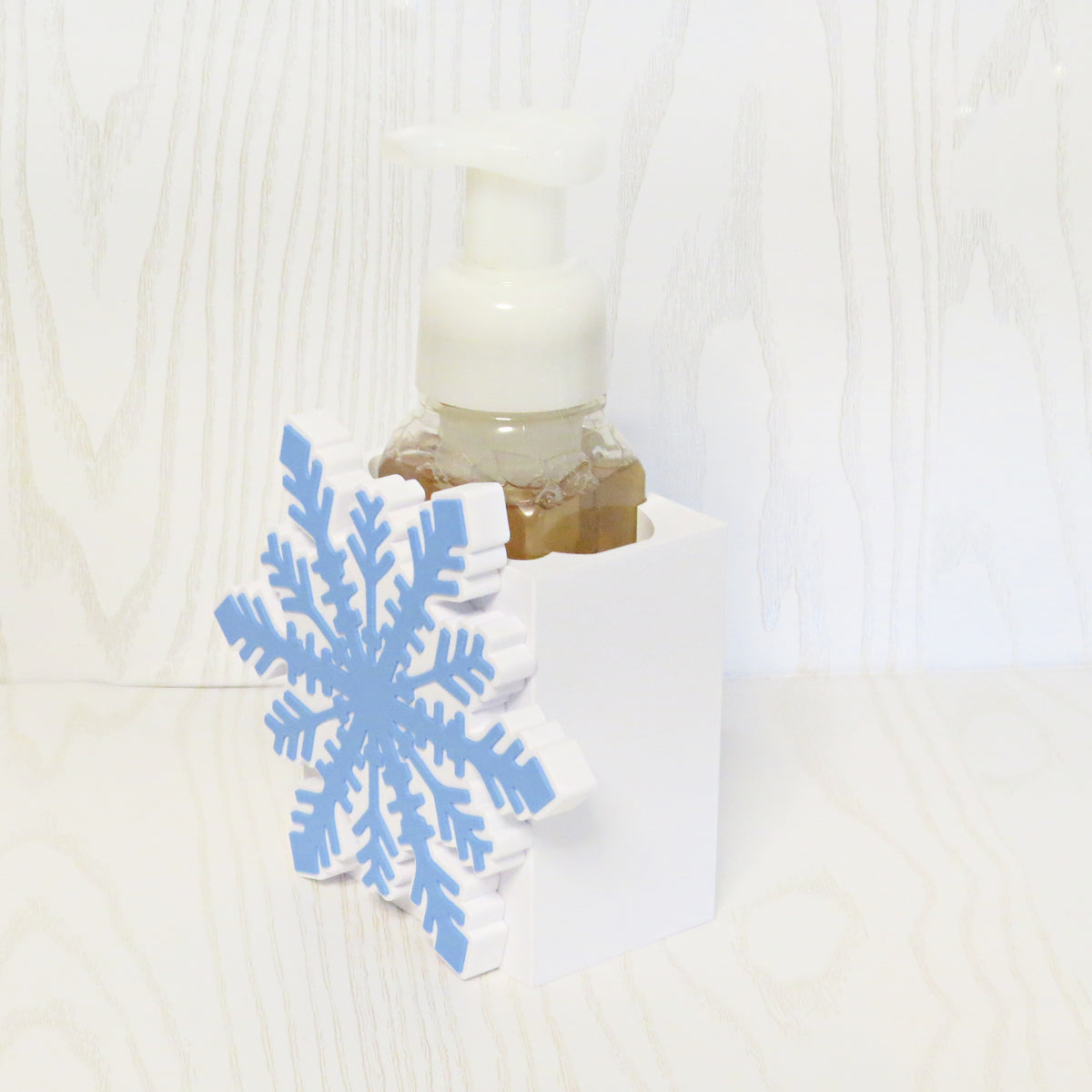 Snowflake Foaming Soap Bottle Holder – Cute 3D Printed White and Blue Crystal Snowflake – Bath and Body Works Foaming Soap Dispenser Stand – Winter Christmas Holiday Bathroom Kitchen Counter Decor – Snowflake Lover Seasonal Gift