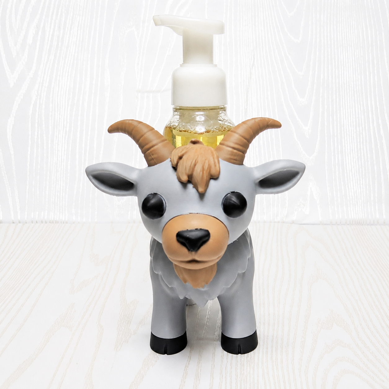 Mountain Goat Foaming Soap Bottle Holder – Cute 3D Printed White Grey Goat with Curved Horns – Bath and Body Works Foaming Soap Dispenser Stand – Farm Wildlife Bathroom Kitchen Decor – Goat Lover Nature Gift