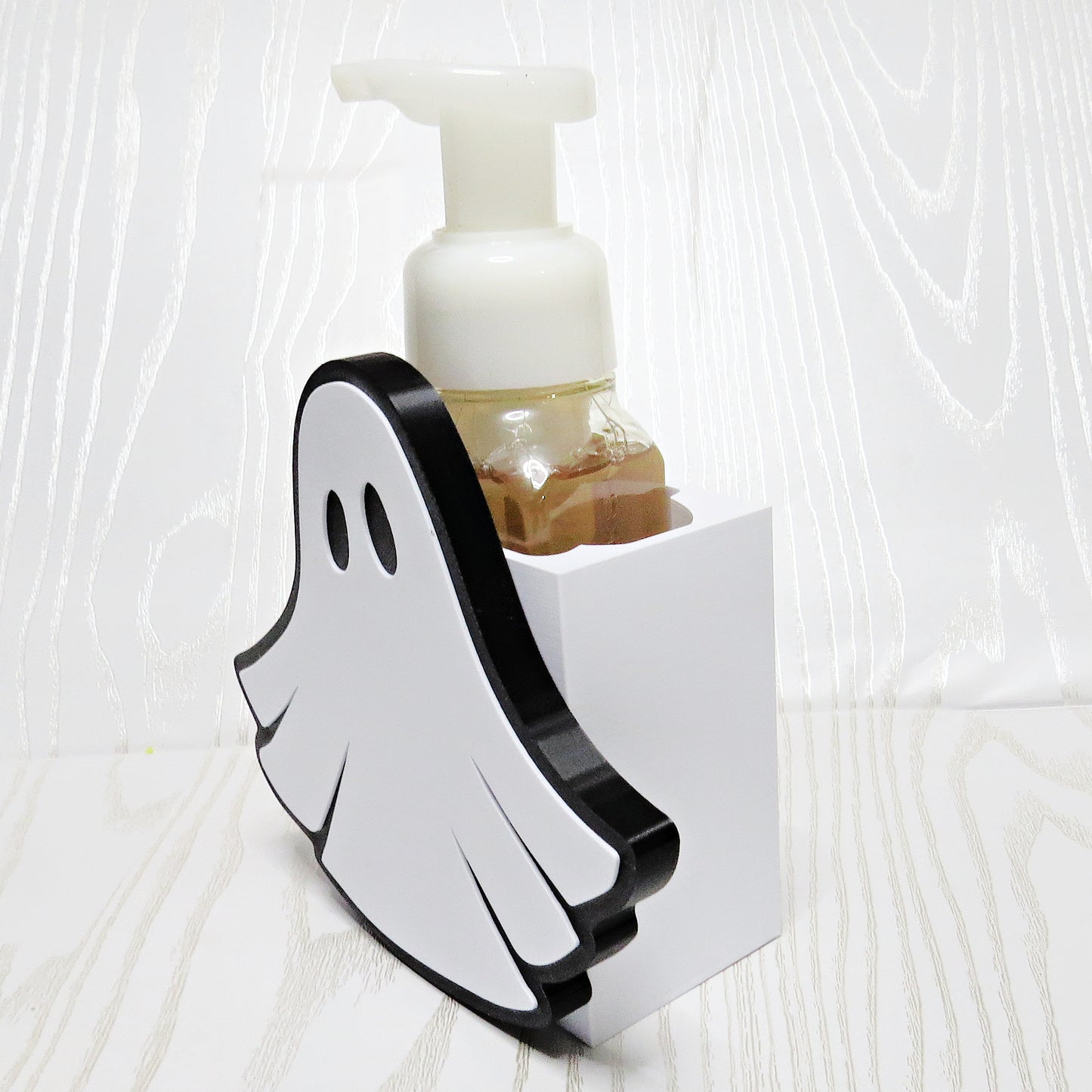 Ghost Foaming Soap Bottle Holder – Cute 3D Printed White Ghost with Black Outline – Bath and Body Works Foaming Soap Dispenser Stand – Spooky Halloween Bathroom Kitchen Counter Decor – Ghost Halloween Seasonal Gift