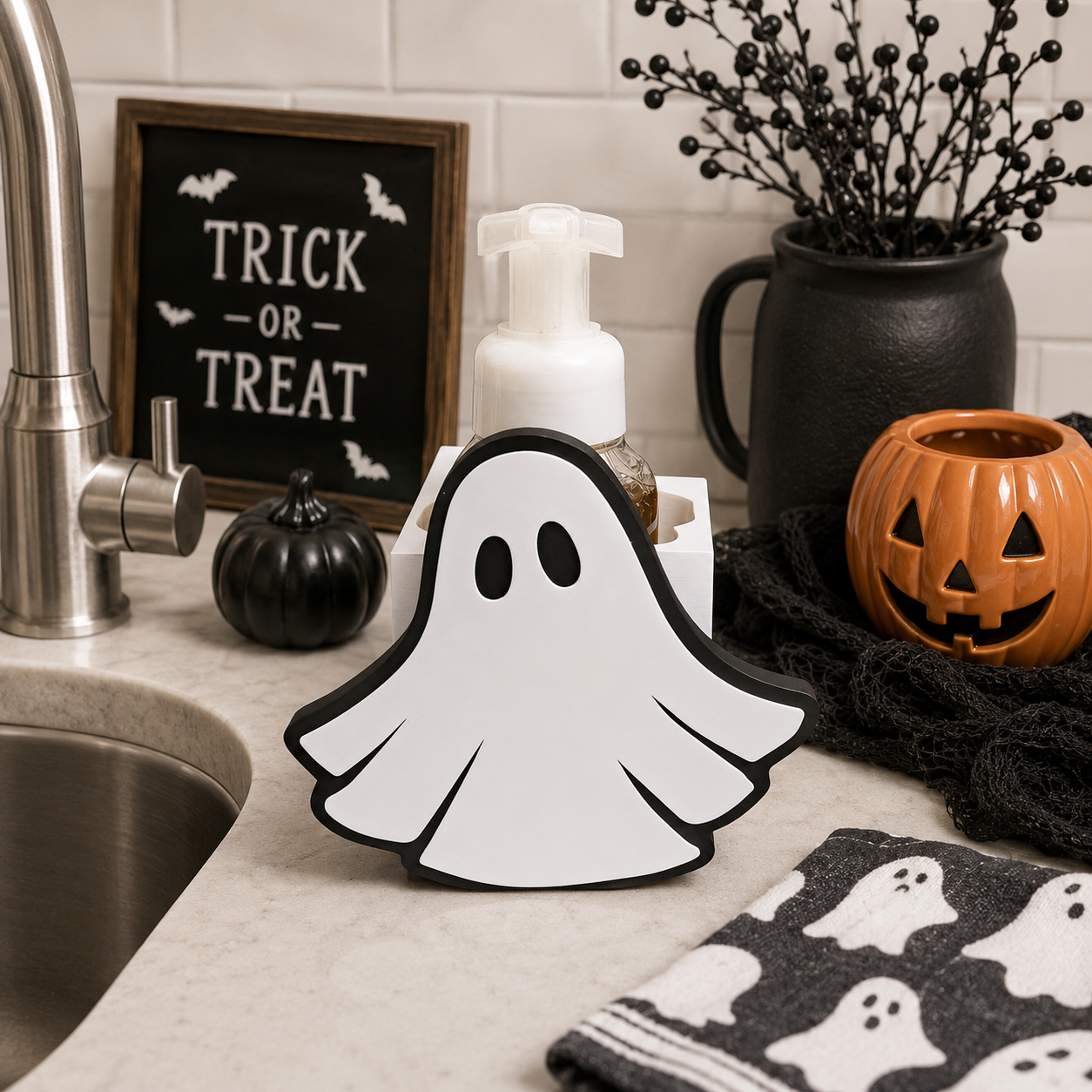 Ghost Foaming Soap Bottle Holder – Cute 3D Printed White Ghost with Black Outline – Bath and Body Works Foaming Soap Dispenser Stand – Spooky Halloween Bathroom Kitchen Counter Decor – Ghost Halloween Seasonal Gift