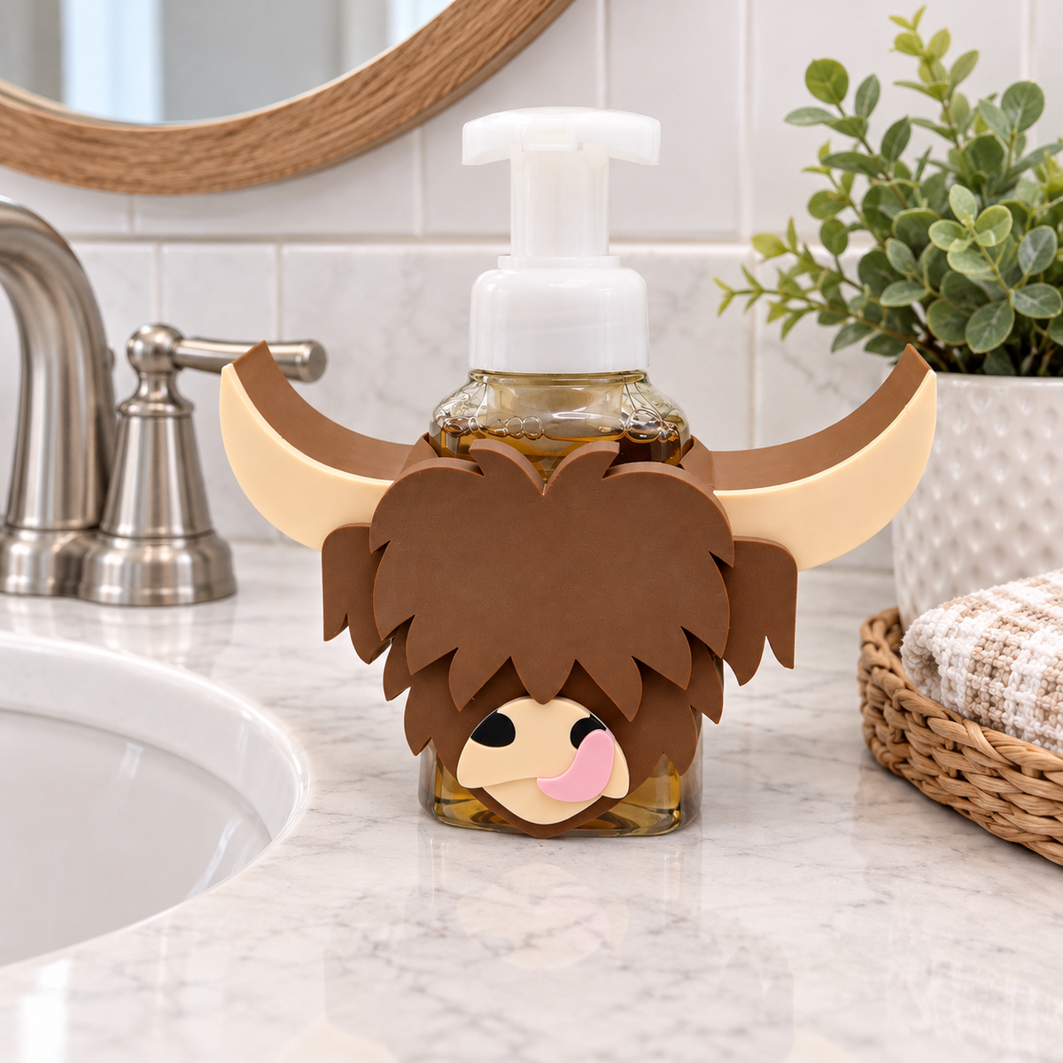 Highland Cow Foaming Soap Holder – Cute Farmhouse Bathroom Counter Decor