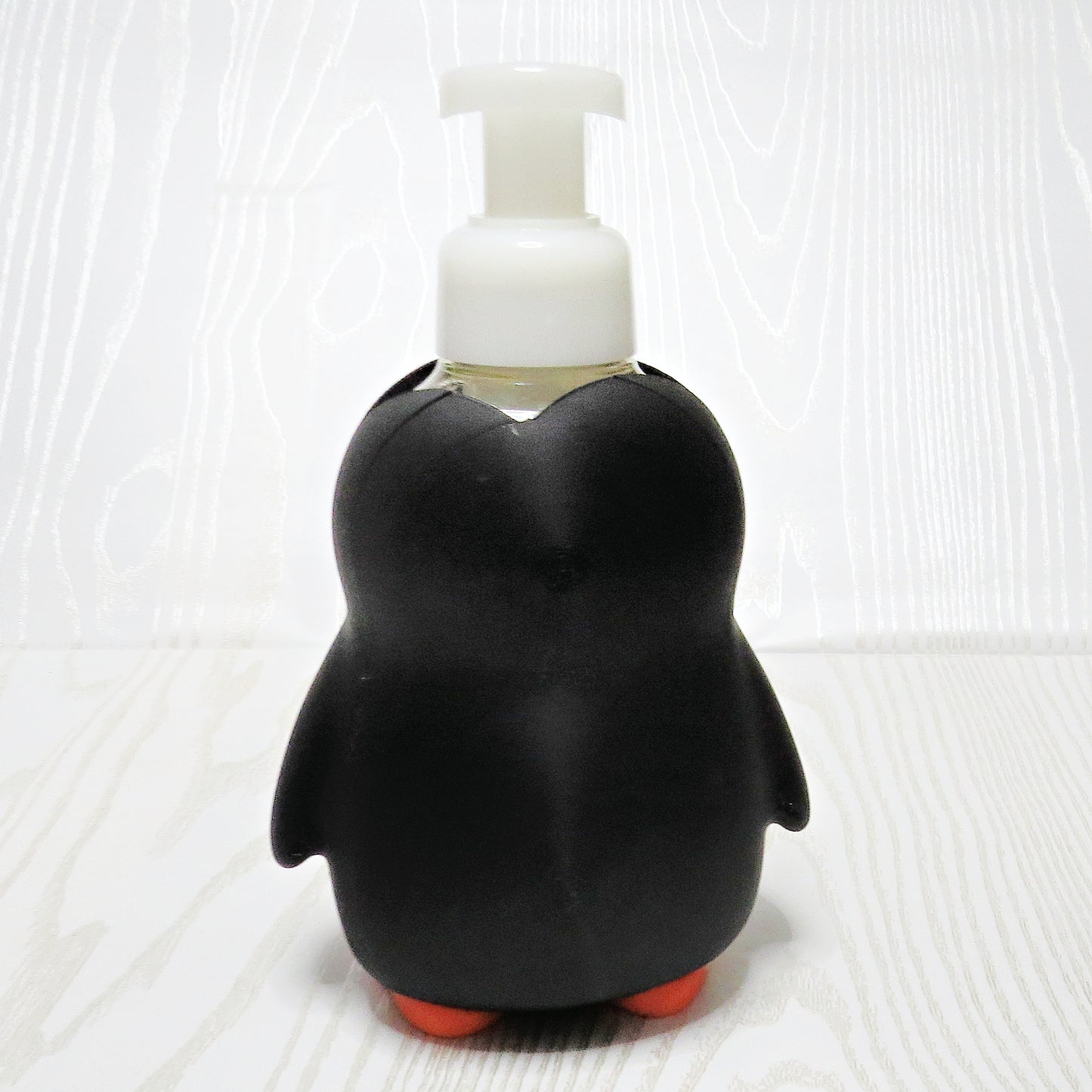 Penguin Foaming Soap Bottle Holder – Cute 3D Printed Black and White Penguin – Bath and Body Works Foaming Soap Dispenser Stand – Bathroom Kitchen Counter Decor – Penguin Lover Winter Gift
