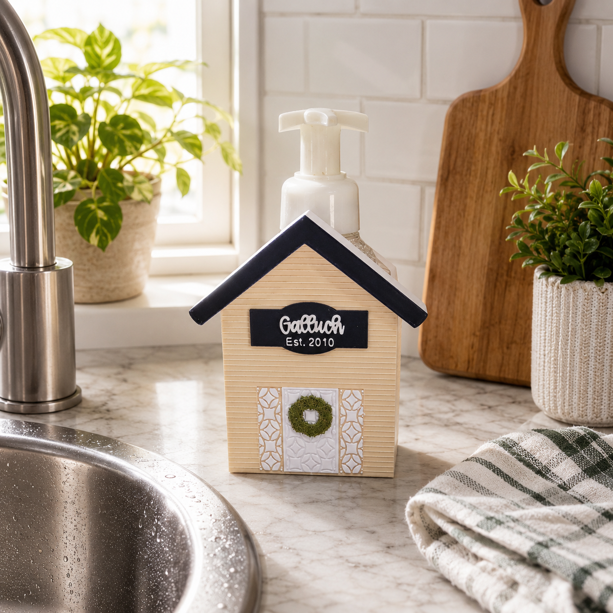 Personalized House Foaming Soap Bottle Holder – Custom Name and Established Year – 3D Printed Farmhouse Bath and Body Works Soap Dispenser Stand – Kitchen Sink Decor – Housewarming Wedding Anniversary Gift