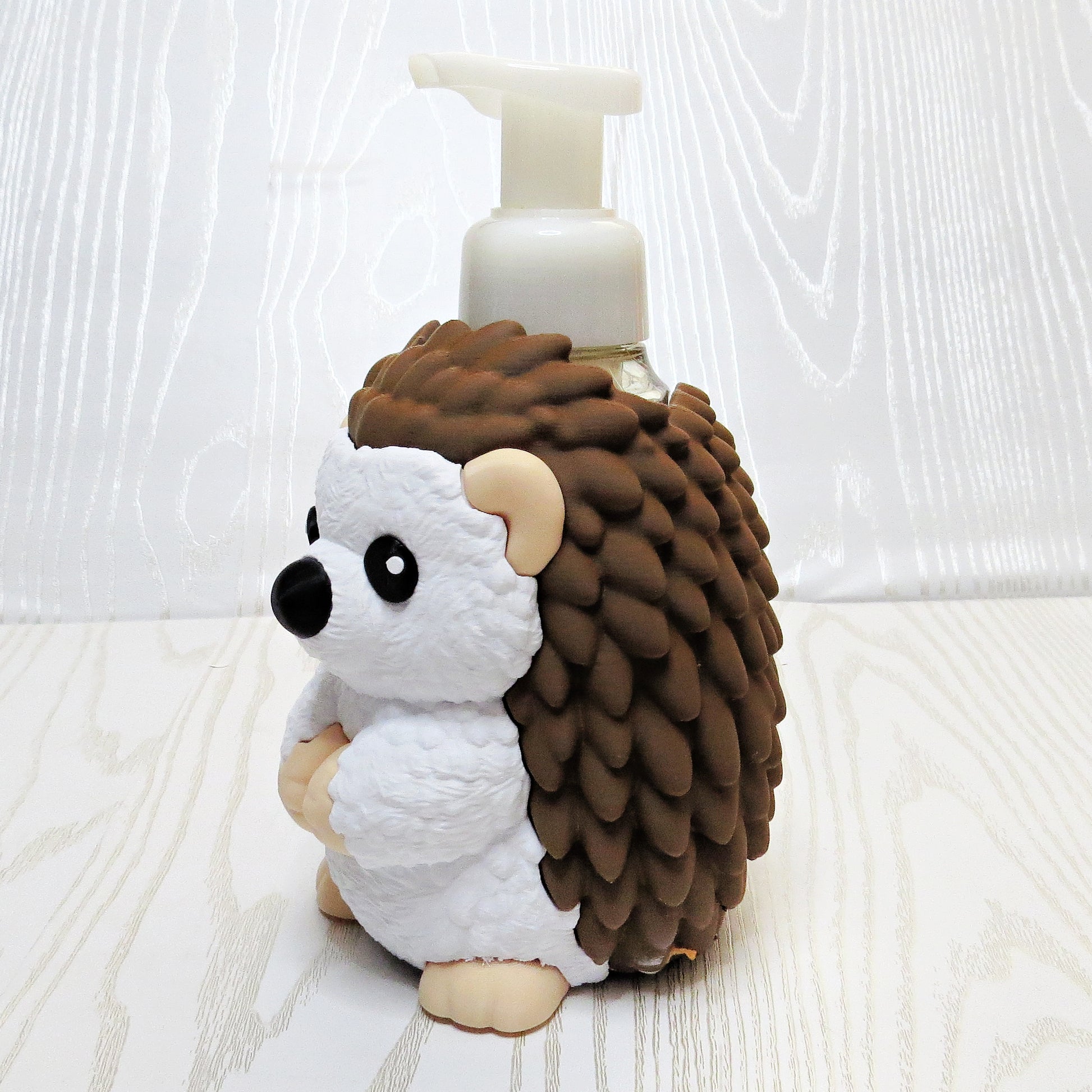 Hedgehog Foaming Soap Holder - Cute Animal Sink Decor - top view showing pump opening