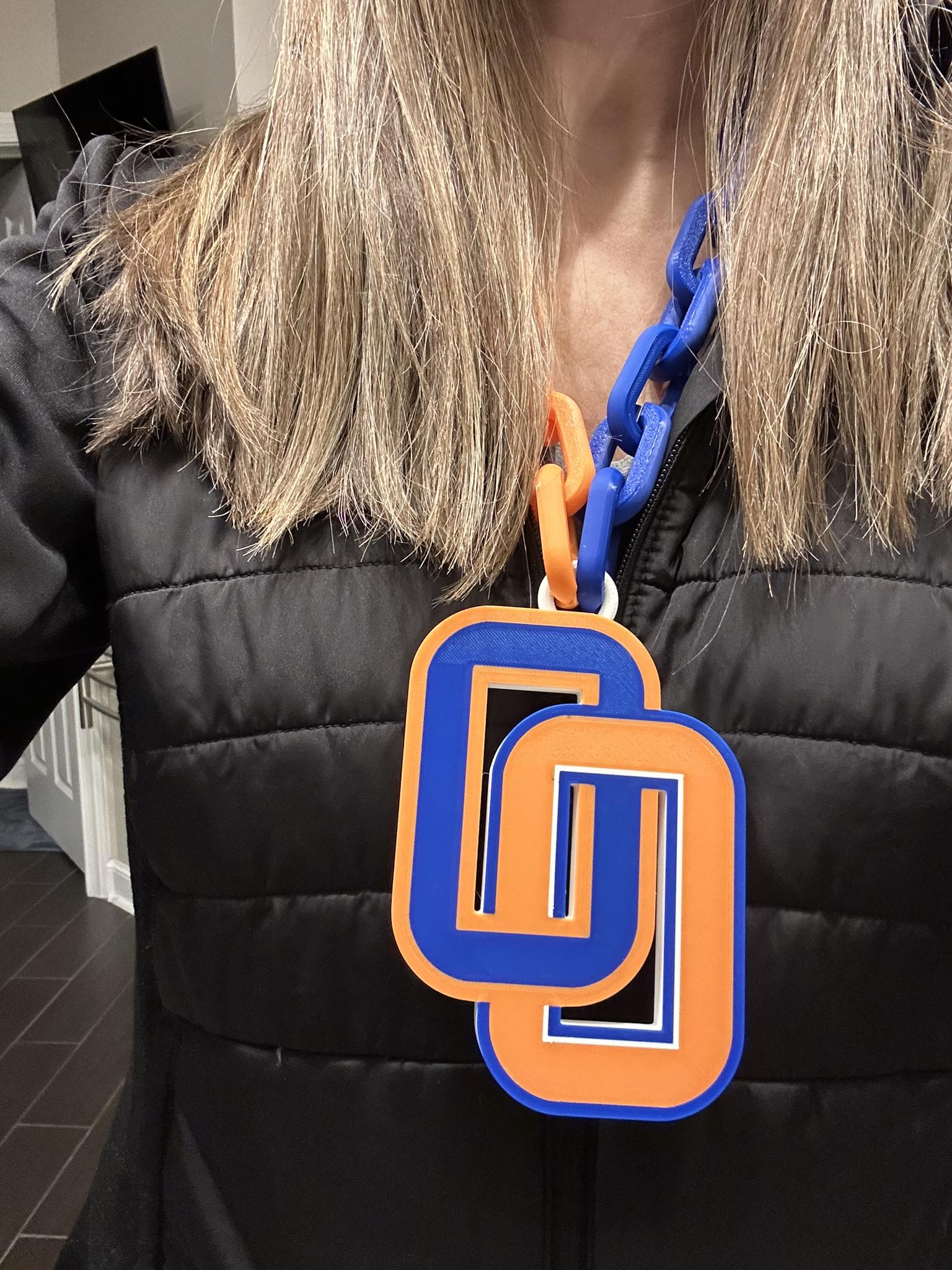 Olentangy Orange Hype Chain - Blue & Orange School Spirit Necklace - worn on model's neck