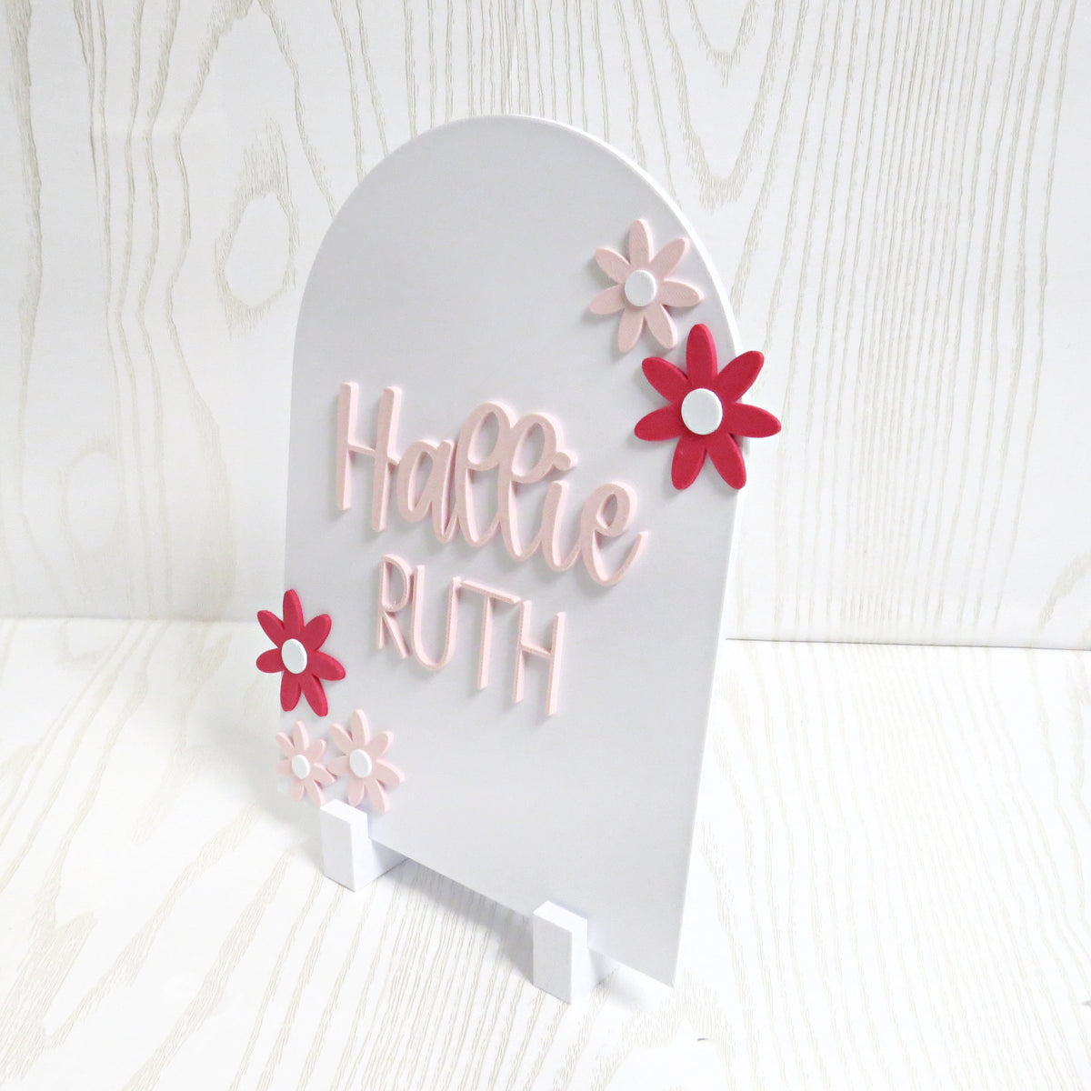 Personalized Arch Name Sign with Daisies — Custom Nursery Decor with Display Stand