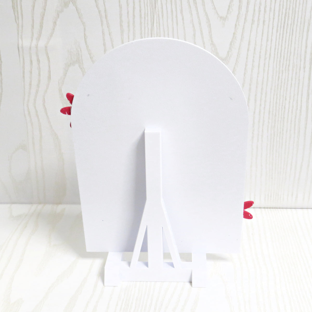 Personalized Arch Name Sign with Daisies — Custom Nursery Decor with Display Stand