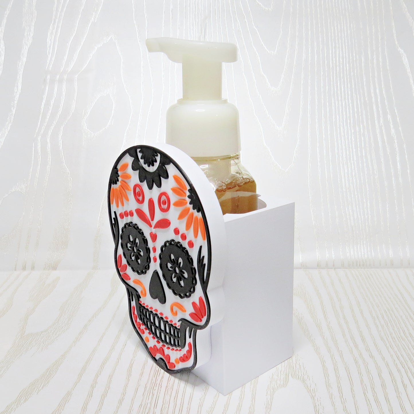 Sugar Skull Foaming Soap Bottle Holder – Cute 3D Printed Day of the Dead Floral Sugar Skull – Bath and Body Works Foaming Soap Dispenser Stand – Halloween Gothic Boho Bathroom Kitchen Counter Decor – Día de los Muertos Gift