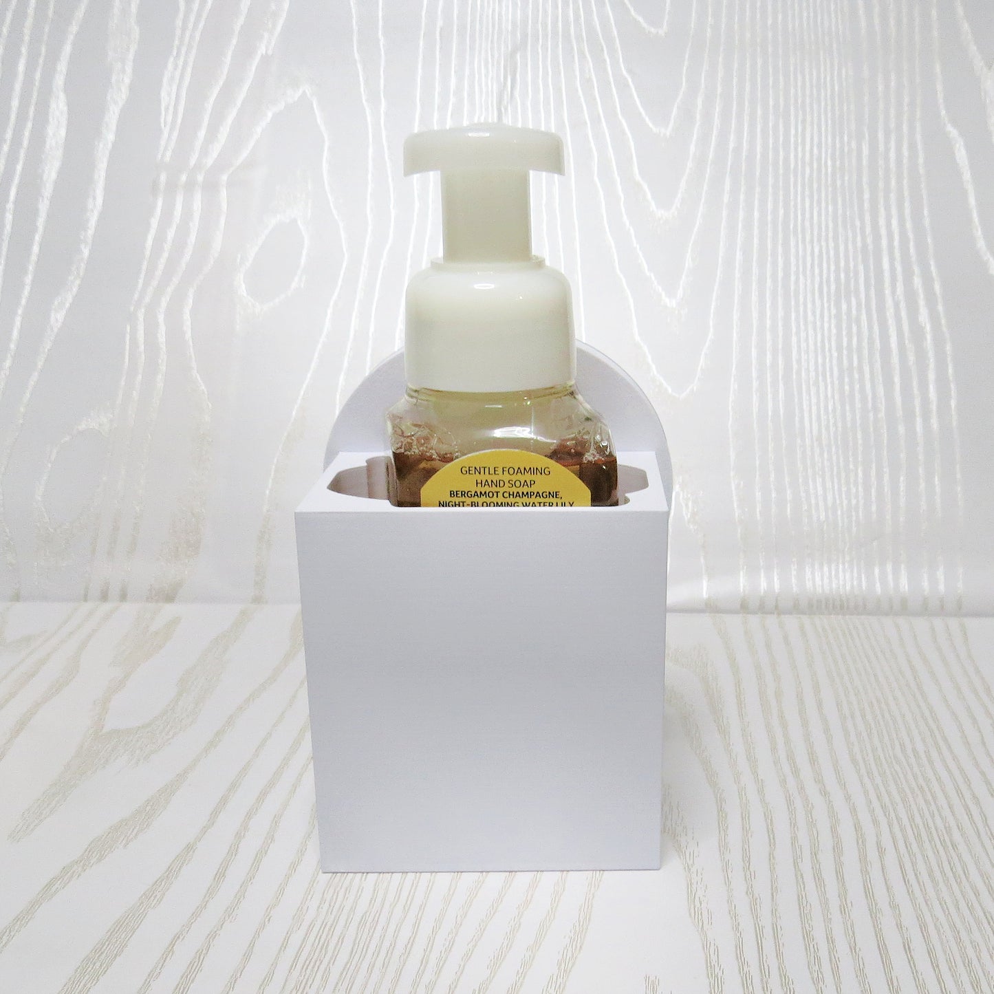 Sugar Skull Foaming Soap Bottle Holder – Cute 3D Printed Day of the Dead Floral Sugar Skull – Bath and Body Works Foaming Soap Dispenser Stand – Halloween Gothic Boho Bathroom Kitchen Counter Decor – Día de los Muertos Gift
