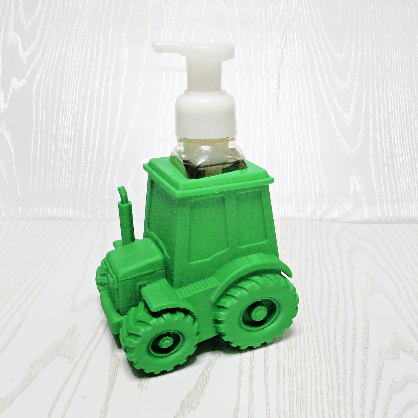 Green Tractor Foaming Soap Bottle Holder – Cute 3D Printed Farm Tractor with Treaded Tires and Cab – Bath and Body Works Foaming Soap Dispenser Stand – Farmhouse Country Kids Bathroom Kitchen Decor – Farmer Tractor Lover Gift